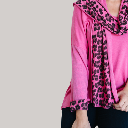 Miriam Light Knit Animal Scarf Top - Pink