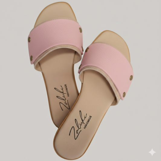 Interchangeable leather sandal
Premium leather switch sandal strap close up