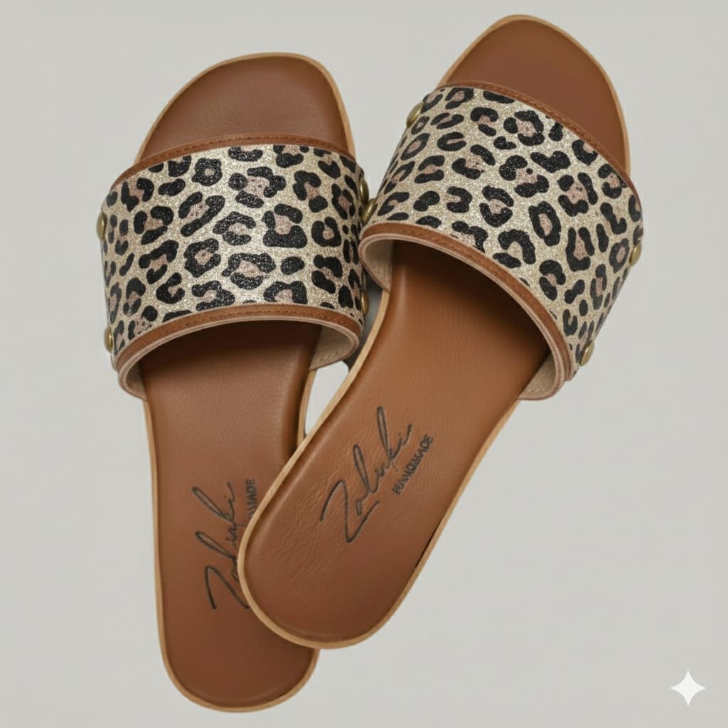 Interchangeable leather sandal
Premium leather switch sandal strap close up