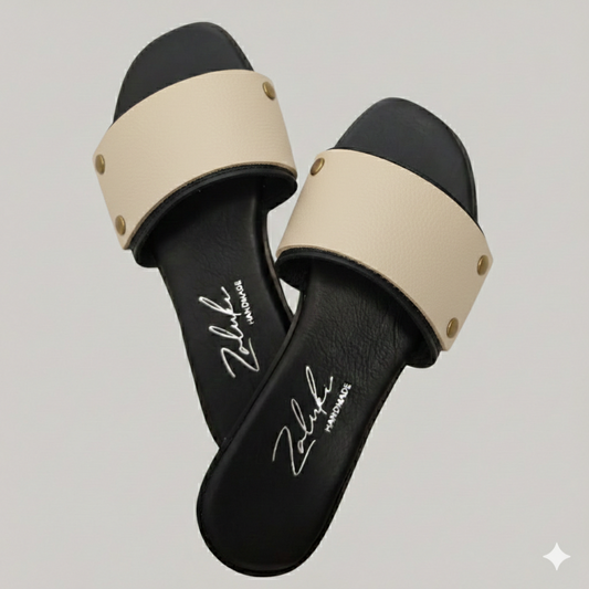 Interchangeable leather sandal
Premium leather switch sandal strap close up