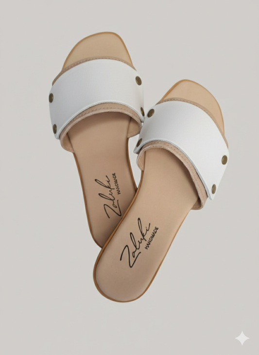 Interchangeable leather sandal
Premium leather switch sandal strap close up