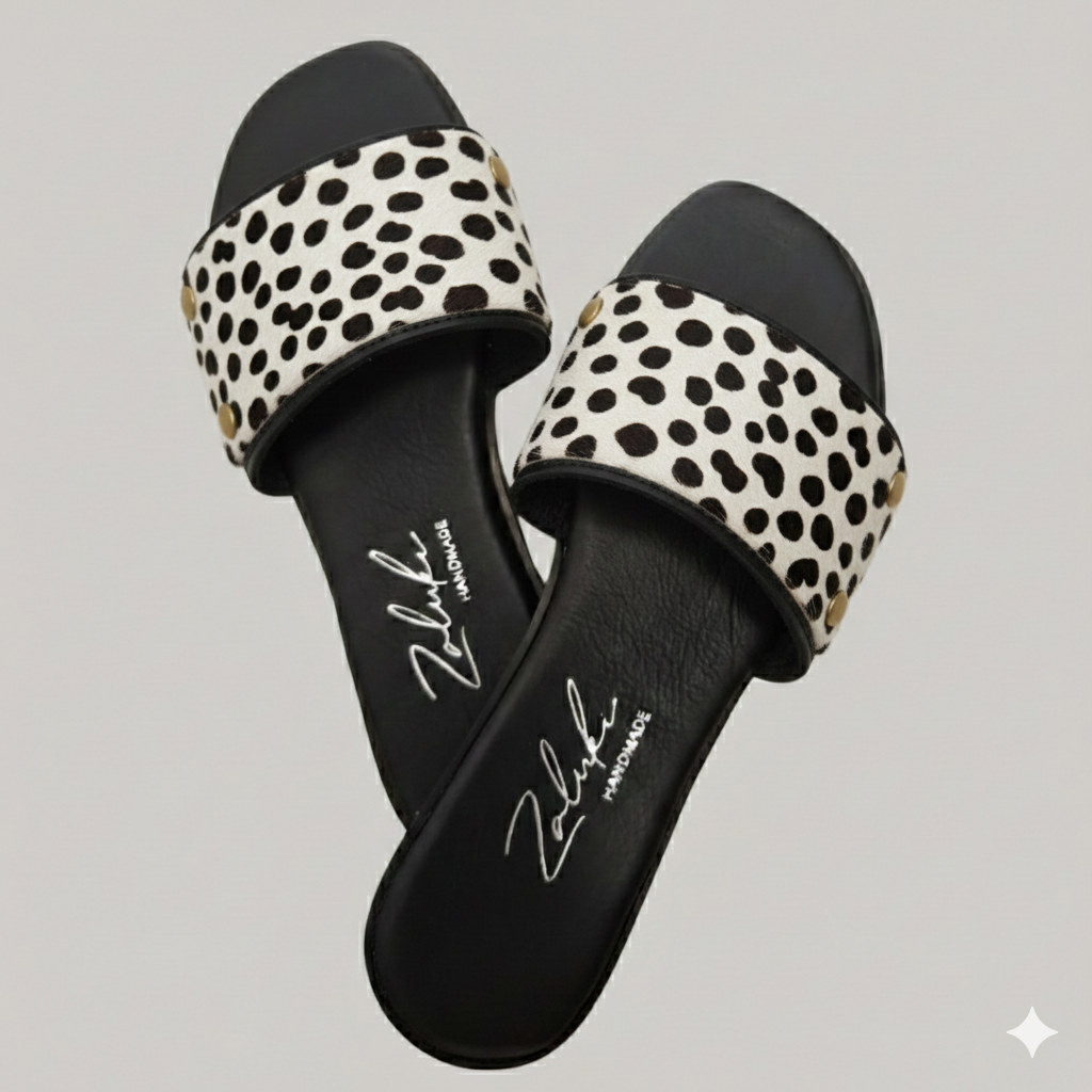 Interchangeable leather sandal
Premium leather switch sandal strap close up