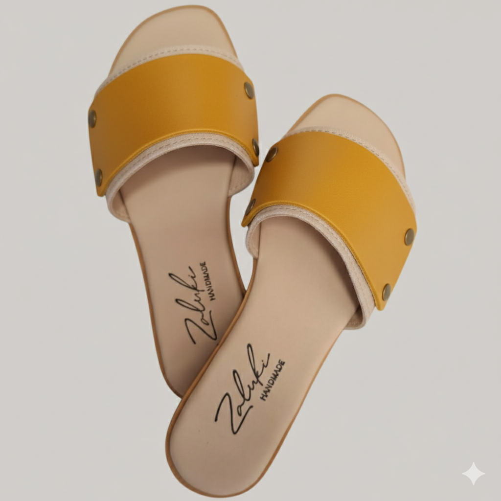 Interchangeable leather sandal
Premium leather switch sandal strap close up