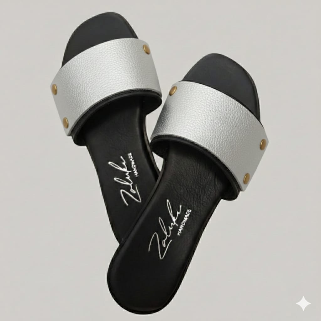 Interchangeable leather sandal
Premium leather switch sandal strap close up