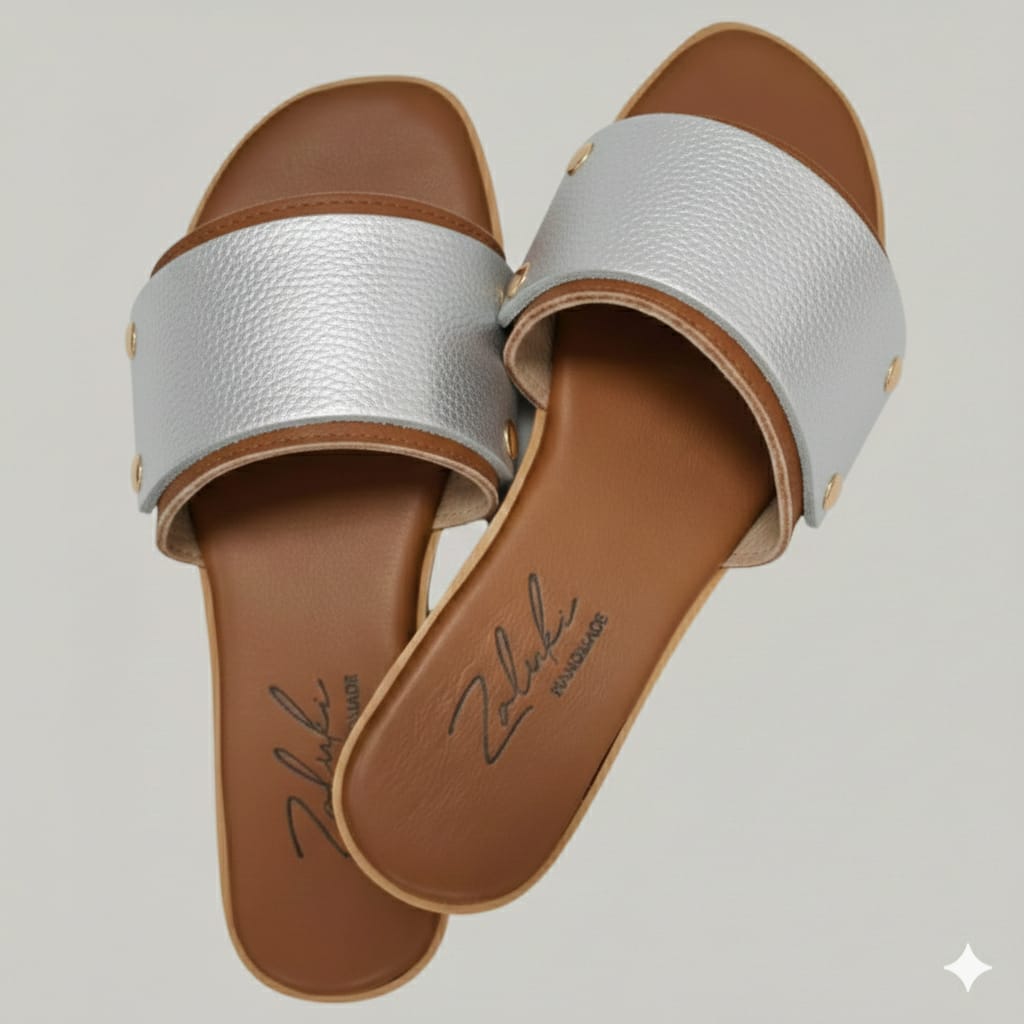 Interchangeable leather sandal
Premium leather switch sandal strap close up