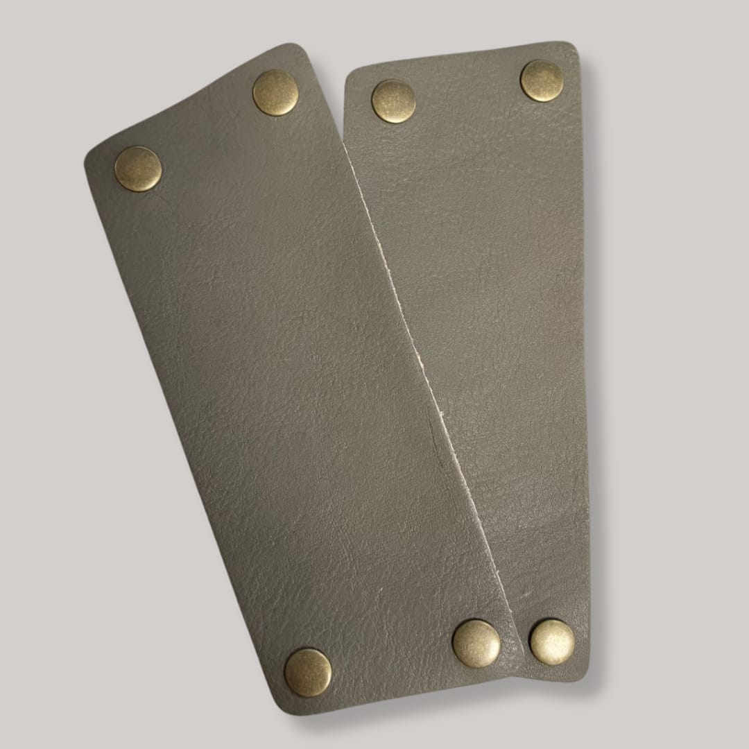 Interchangeable leather sandal
Premium leather switch sandal strap close up