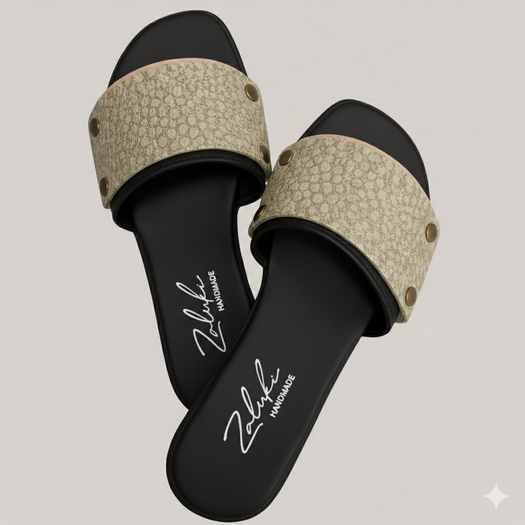 Interchangeable leather sandal
Premium leather switch sandal strap close up