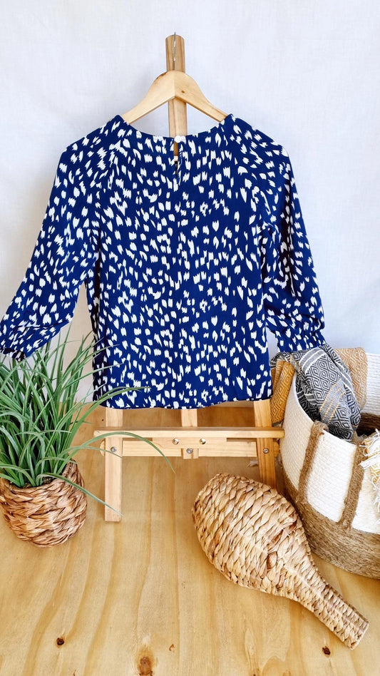 Round Neck 3/4 Sleeve Blouse